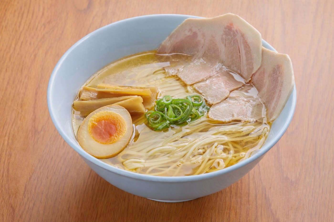 讃岐らぁ麺 伊吹いりこセンター 根ッCO LABO（多度津店）の中華そば。伊吹いりこの出汁のスープ